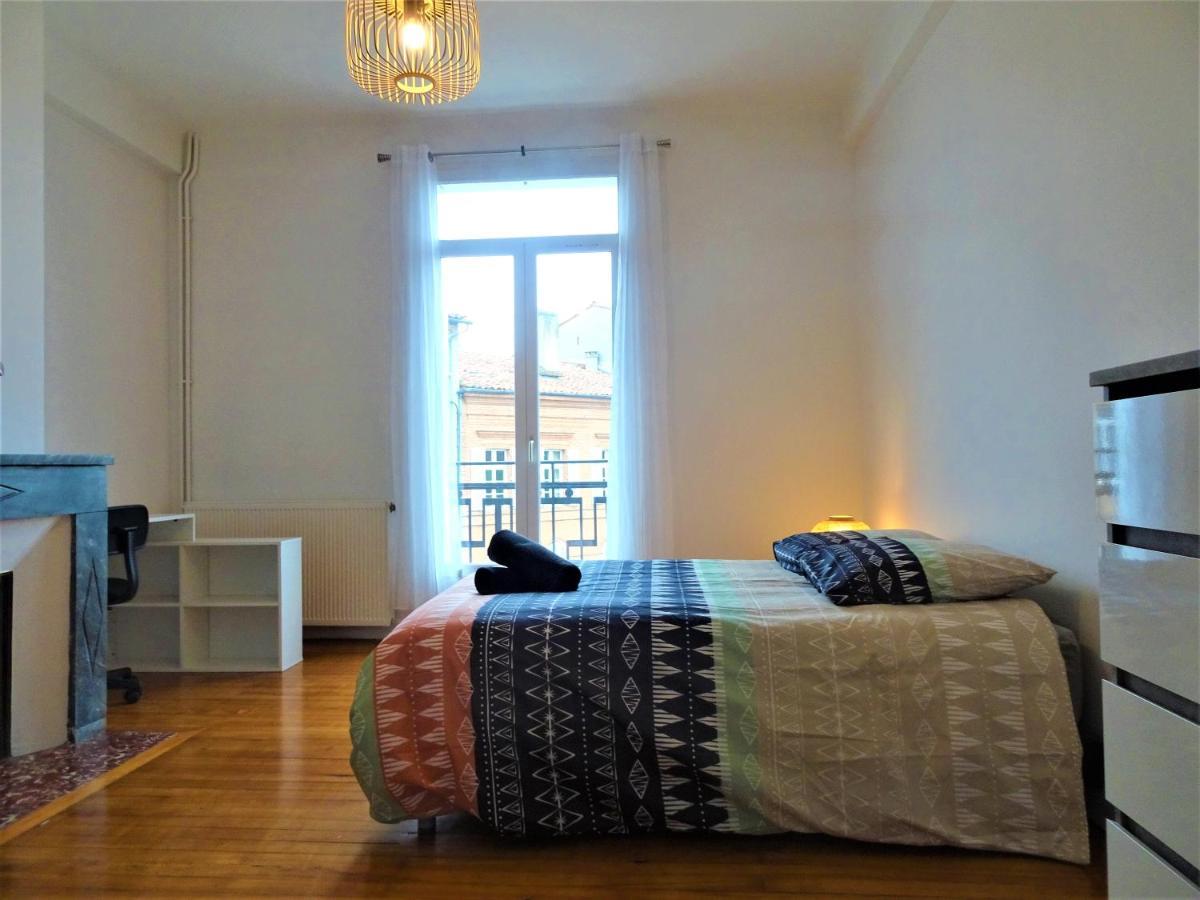 Chambre Privee Et Spacieuse Au Sein D'Un Logement Partage - Central, Quartier Villebourbon - 3 Chambres Doubles - 2 Balcons - Places De Stationnements Gratuites - 5 Min A Pied Gare Et Hypercentre Montauban Esterno foto